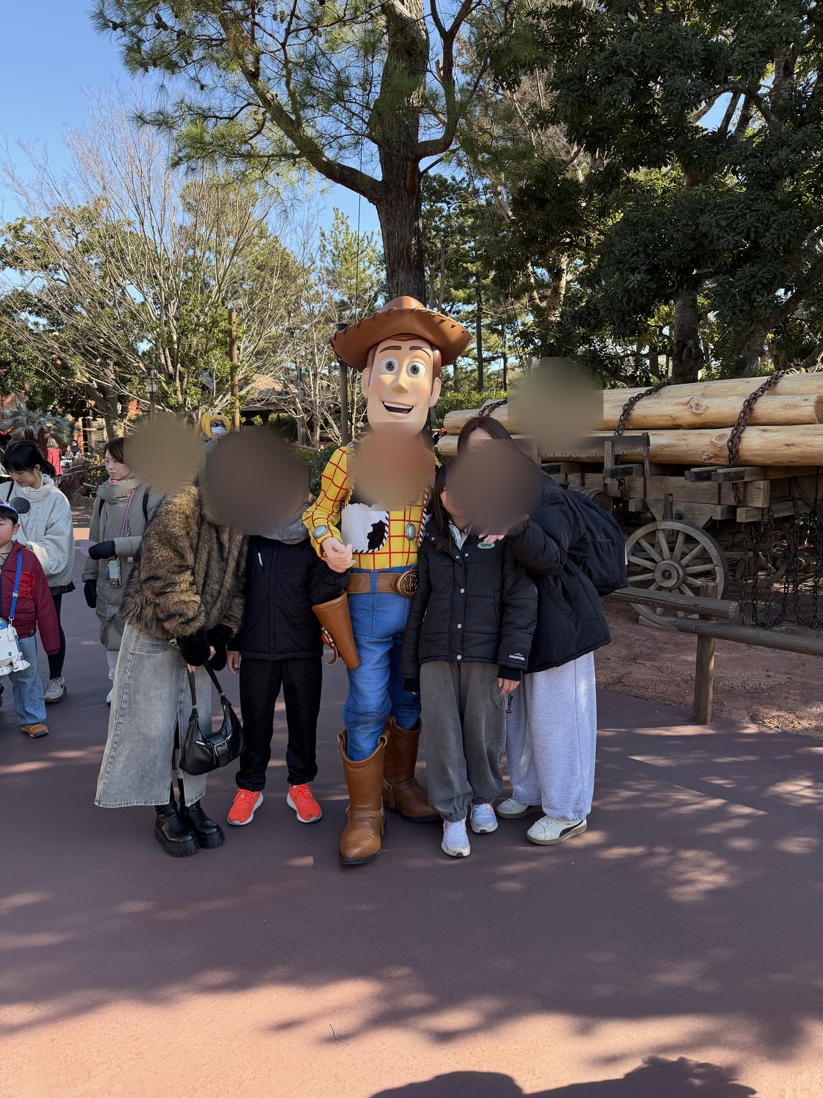 東京ディズニーランドでウッディとのキャラクターグリーティング(2026年1月撮影)